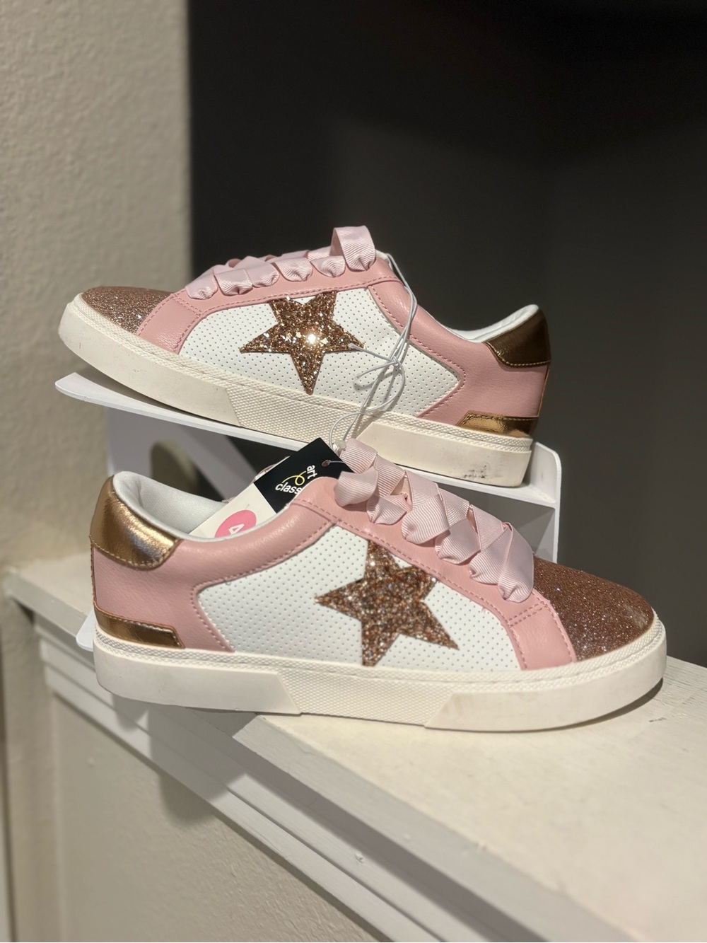 NEW art class Girls' Kaitlyn Court Sneakers Shoes Pink Glitter Stars Youth Sz 4Y - Picture 1 of 6